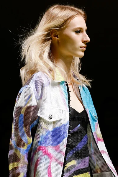 Look 24
